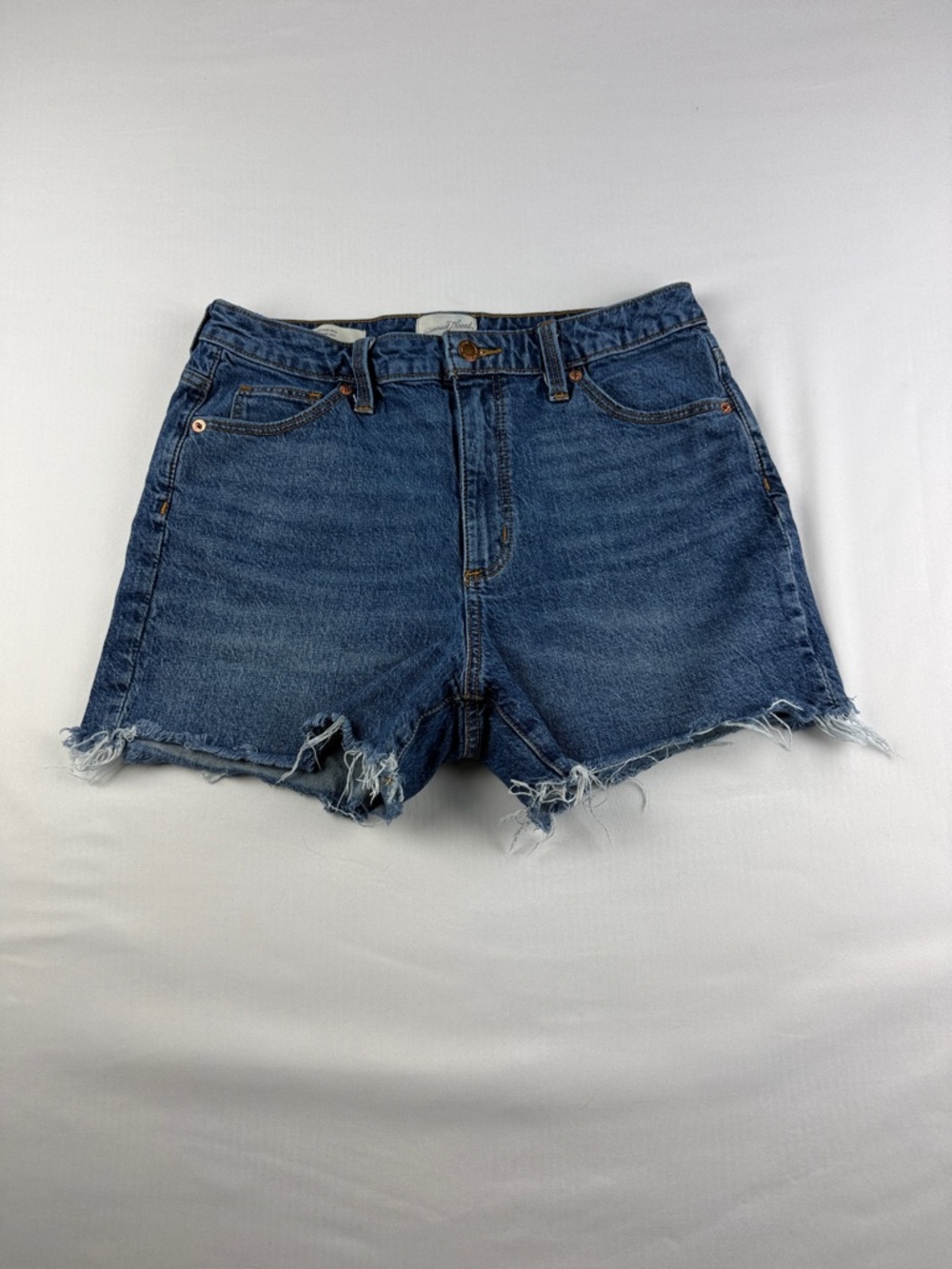 Universal Thread Vintage Midi Cut Off Denim Shorts 29R